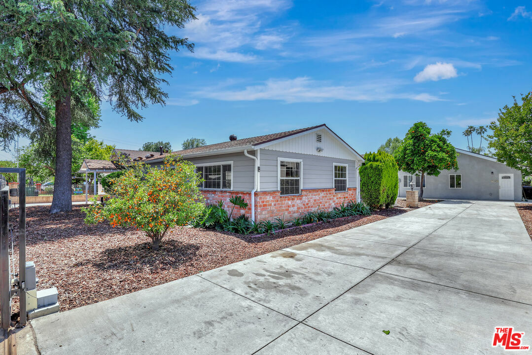Property Photo: 7445 Balcom Ave CA 91335