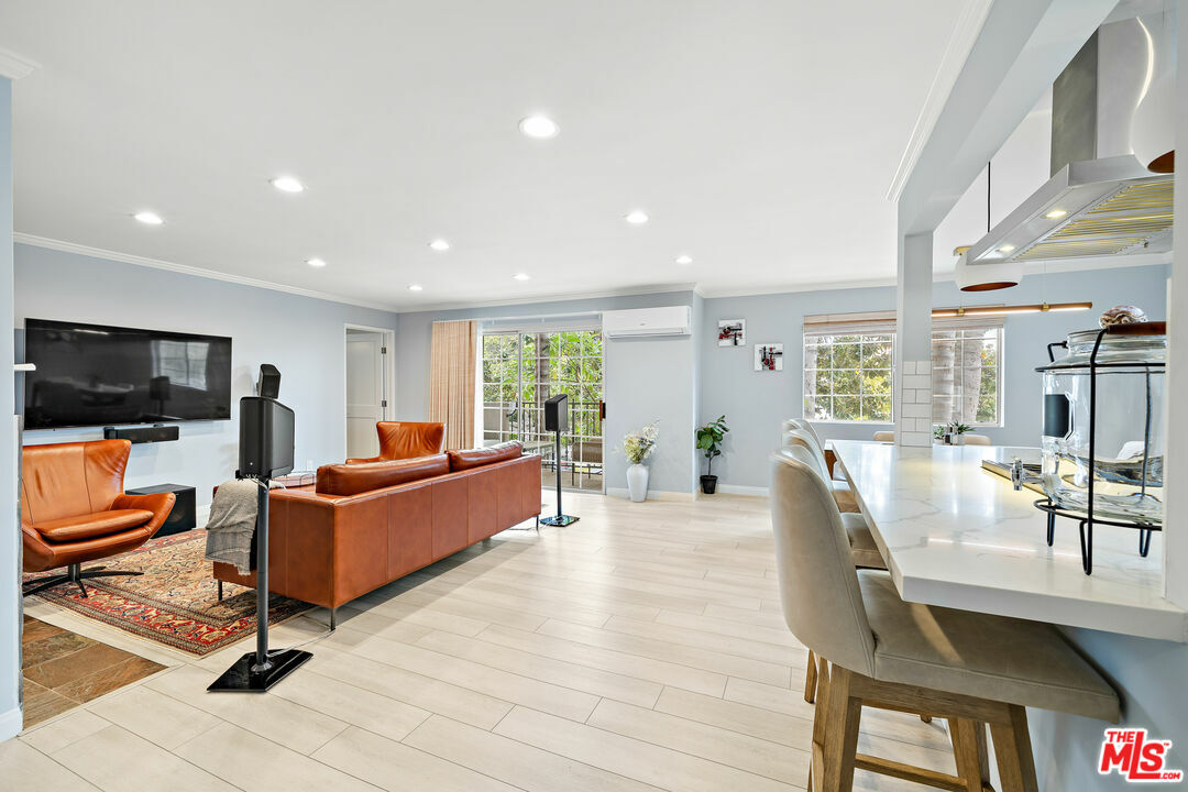 Property Photo: 1228 14th St CA 90404