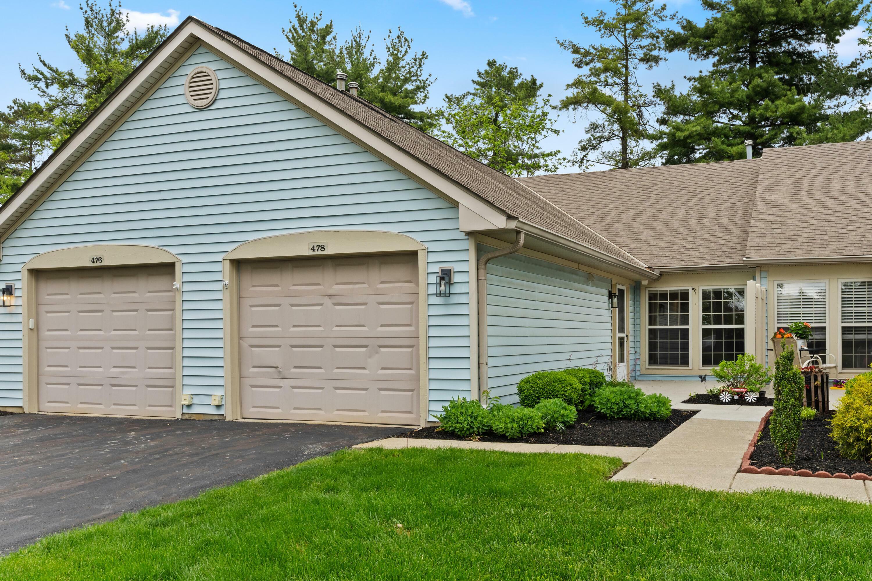 Property Photo: 478 Three Oaks Court OH 43230