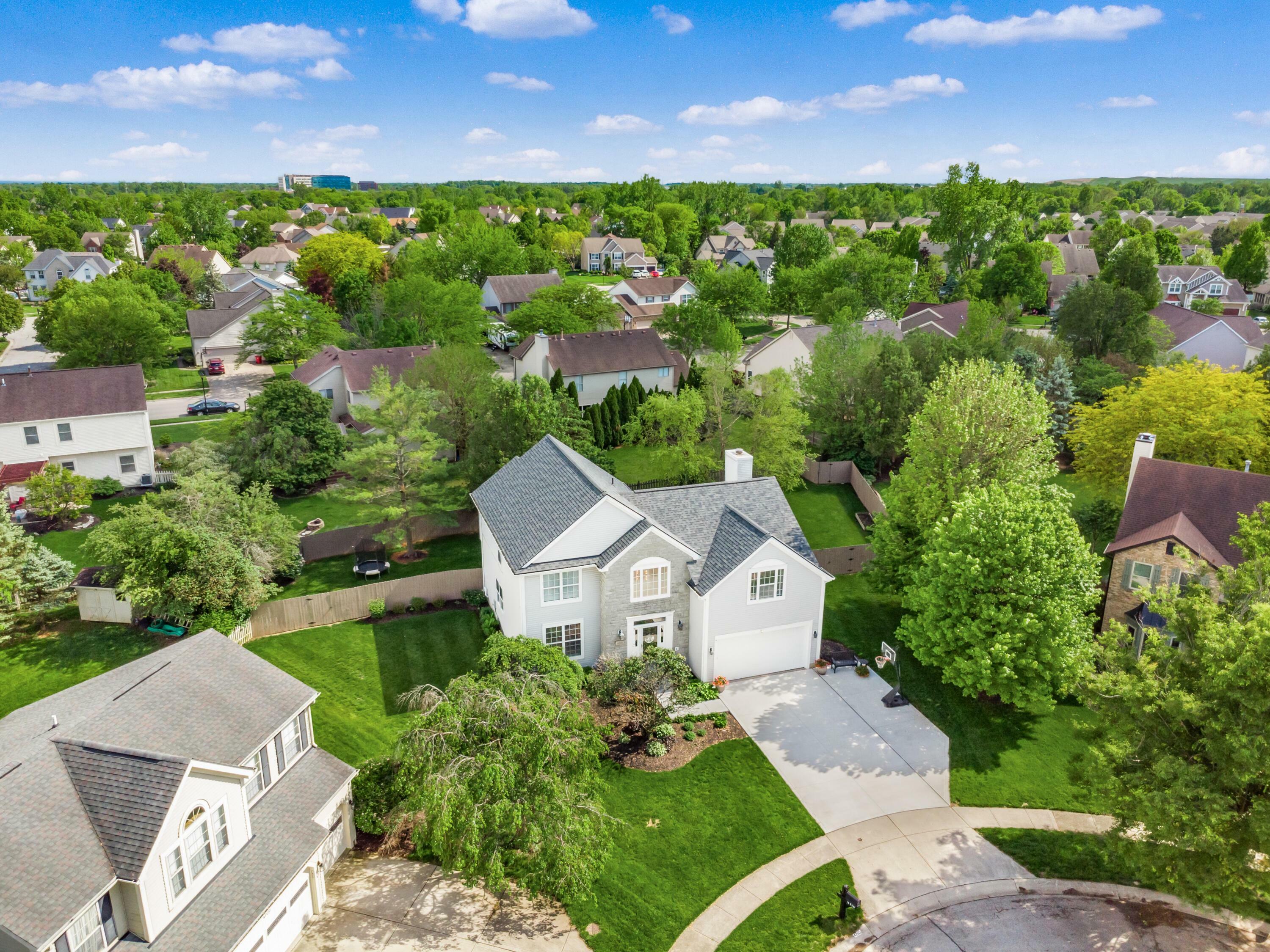 Property Photo: 4710 Helmsbridge Court OH 43123