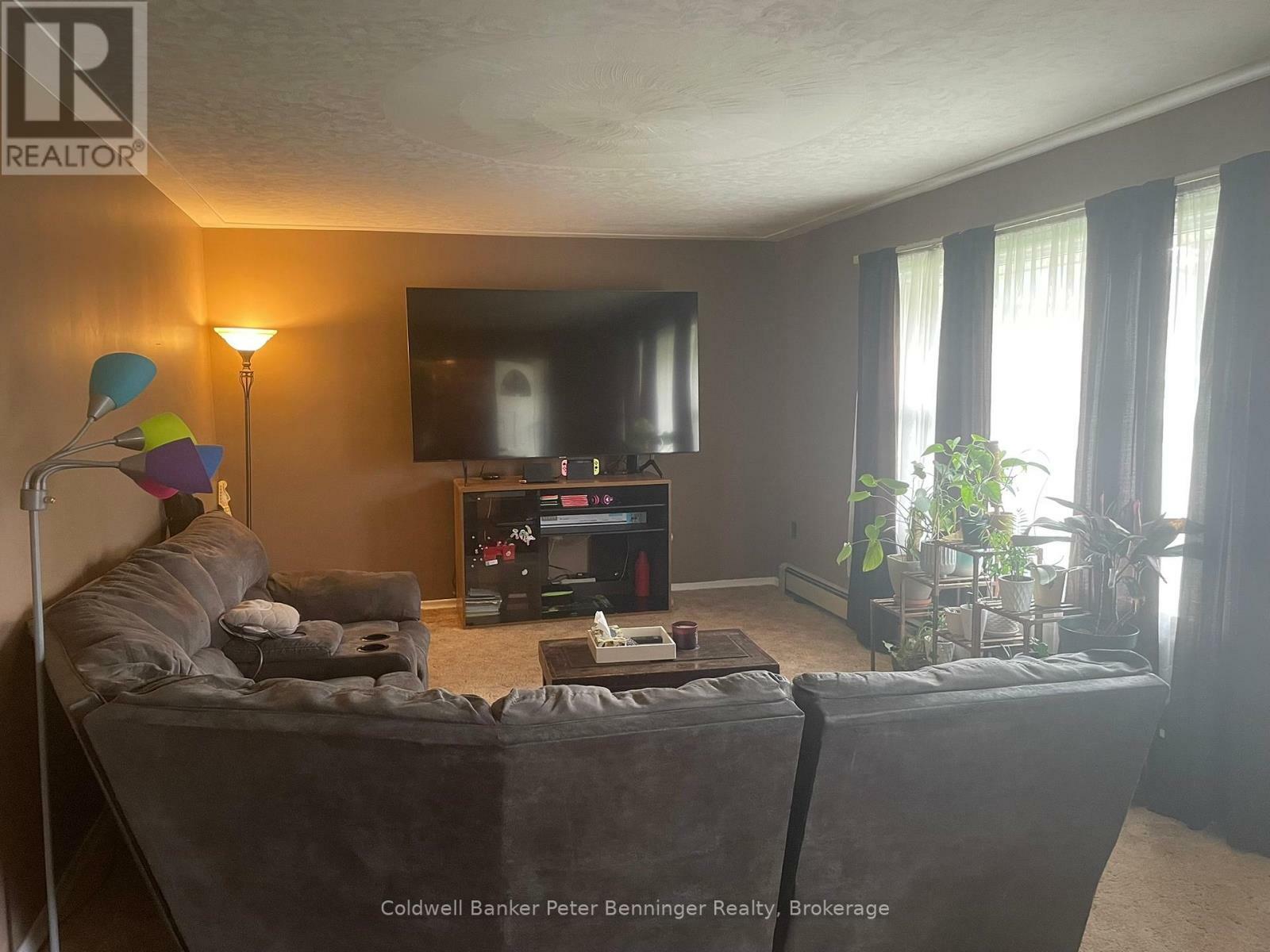 Property Photo: 624 Victoria Street South ON N0G 2V0