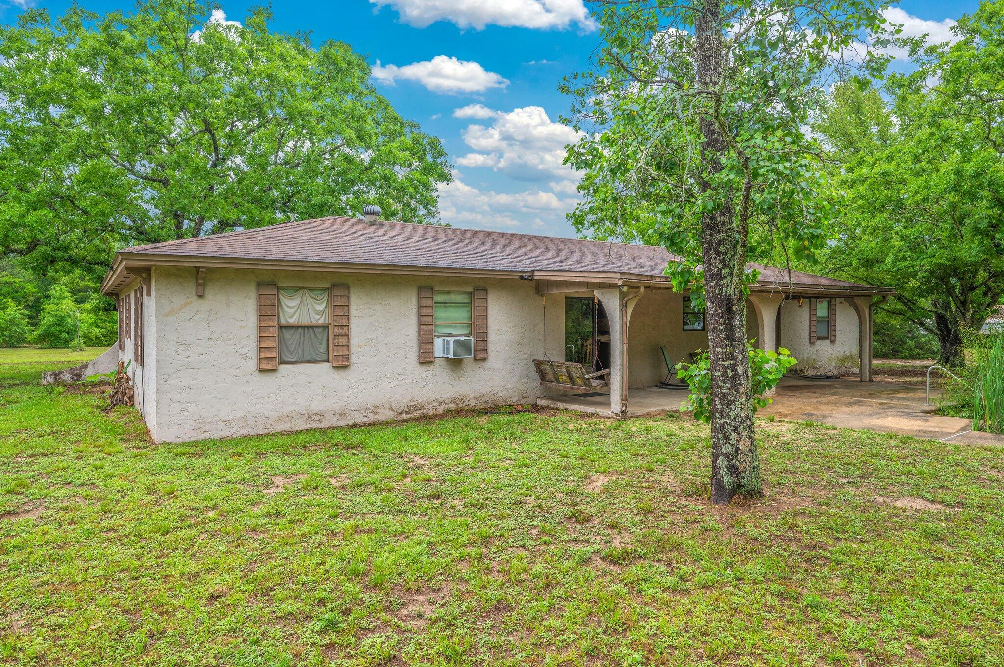Property Photo: 5407 Kervin Road FL 32539