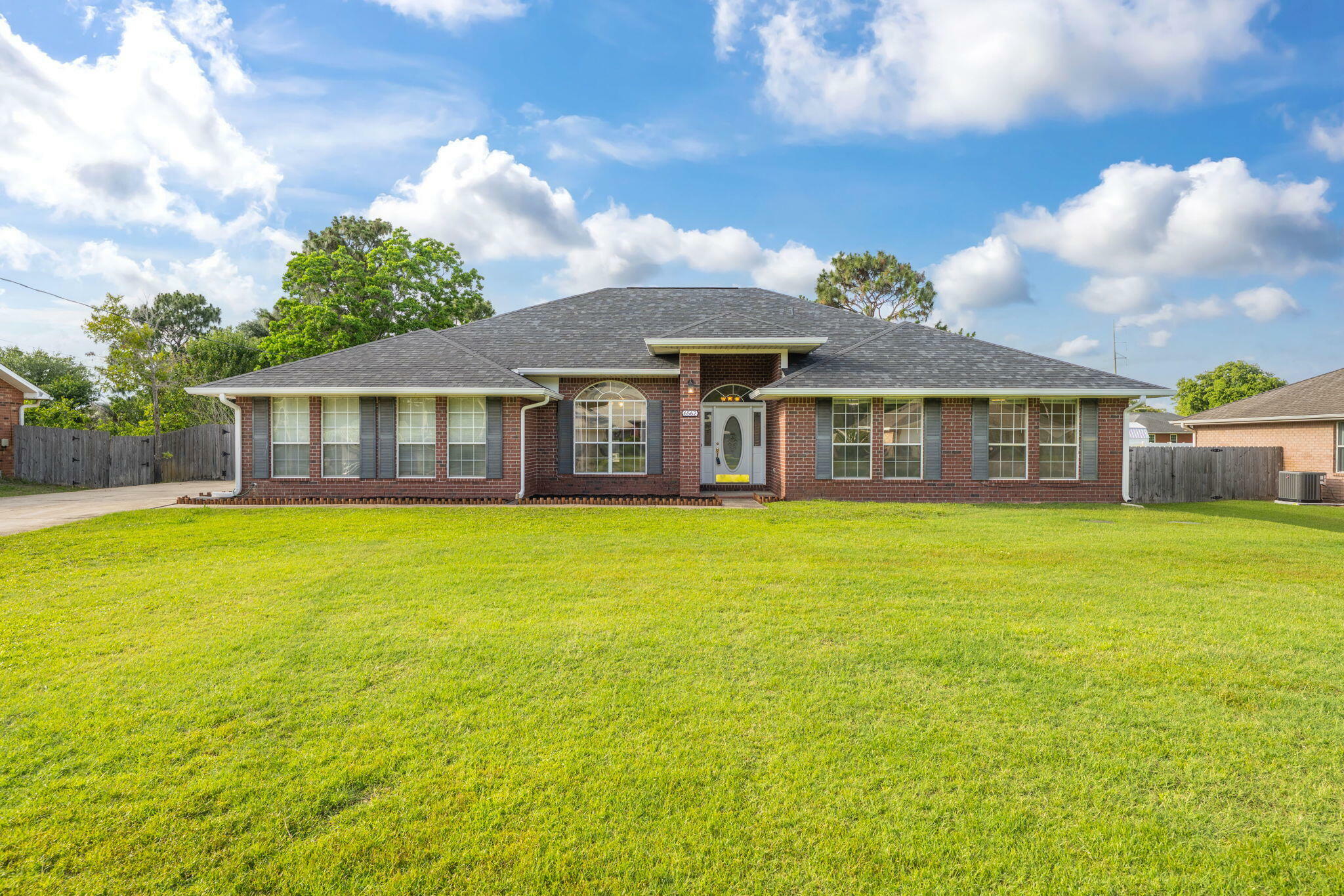 Property Photo: 6562 Bellingham Street FL 32566