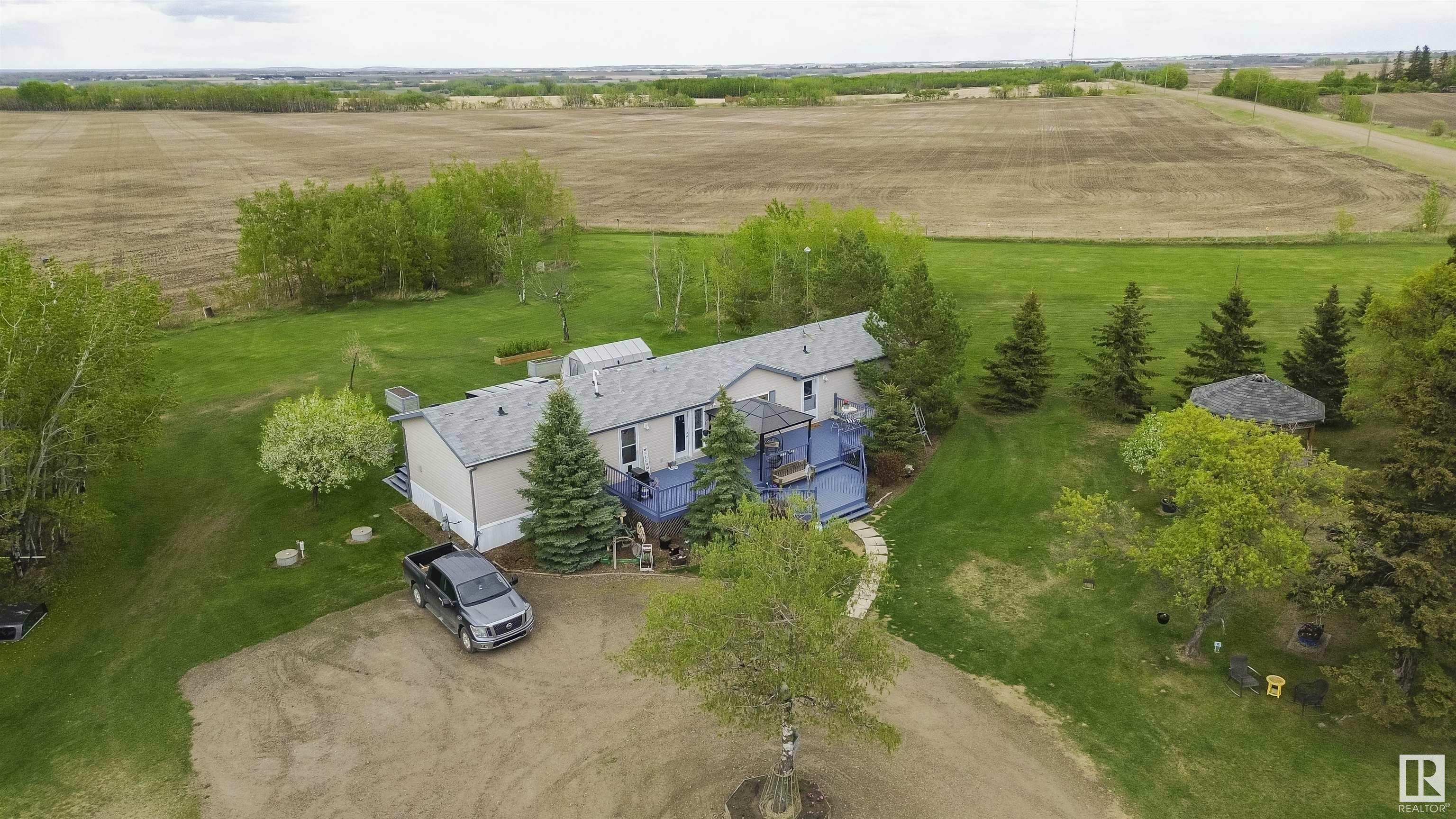 Property Photo: 26110 Twp Rd 580 AB T0G 1L1