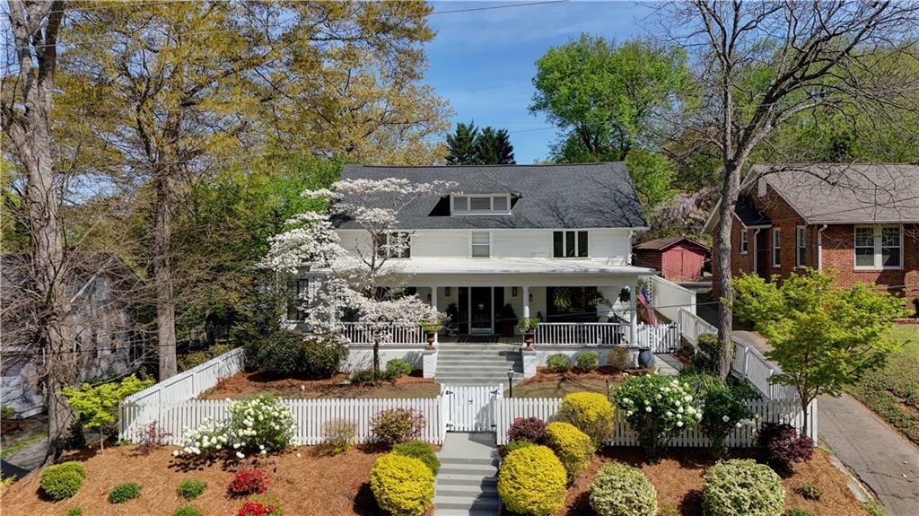 Property Photo: 211 E 11th Street E GA 30161