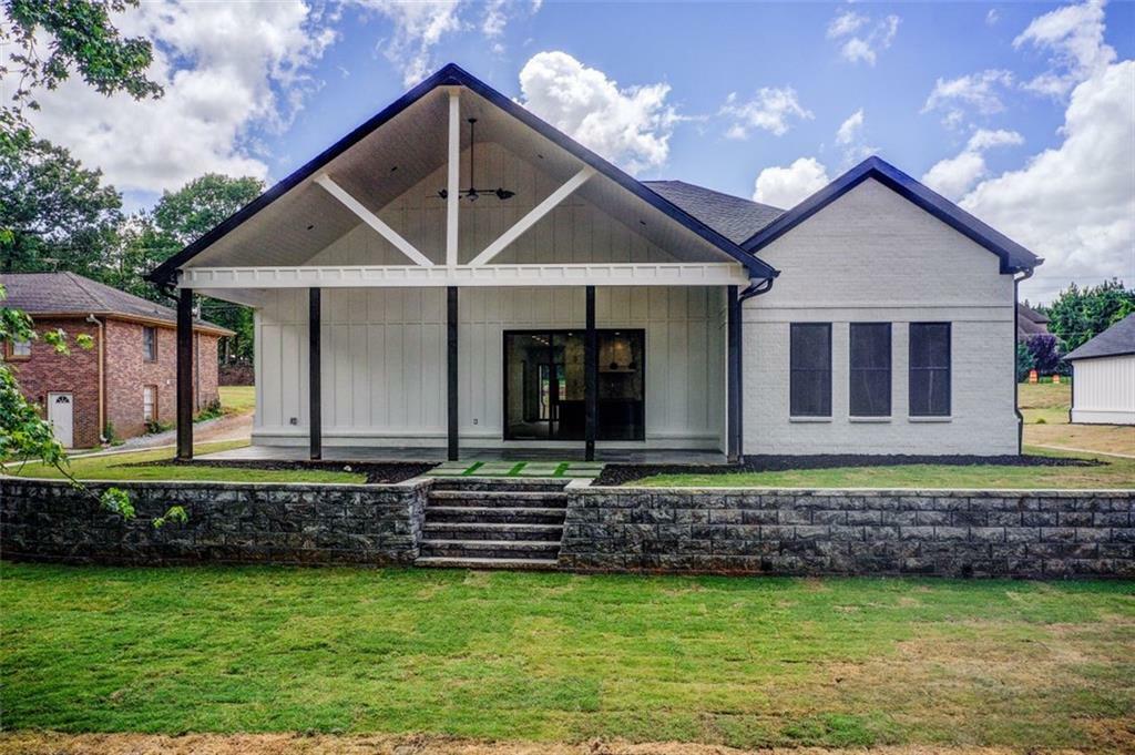 Property Photo: 532 Rockbridge Road GA 30047