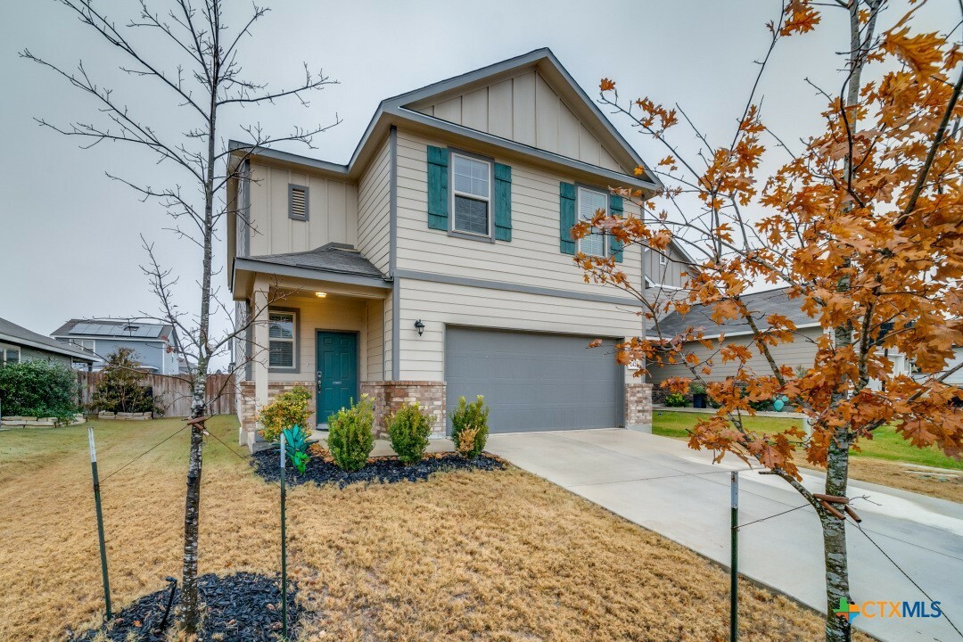 Property Photo:  2421 Ayers Drive  TX 78155 