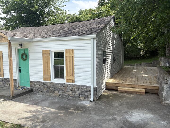 Property Photo: 560 8th Street NE TN 37311