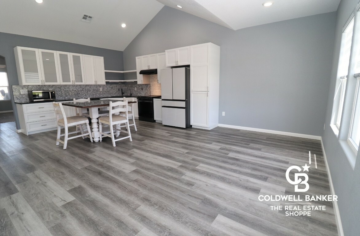 Property Photo: 2171 Idlewild Way KS 67846