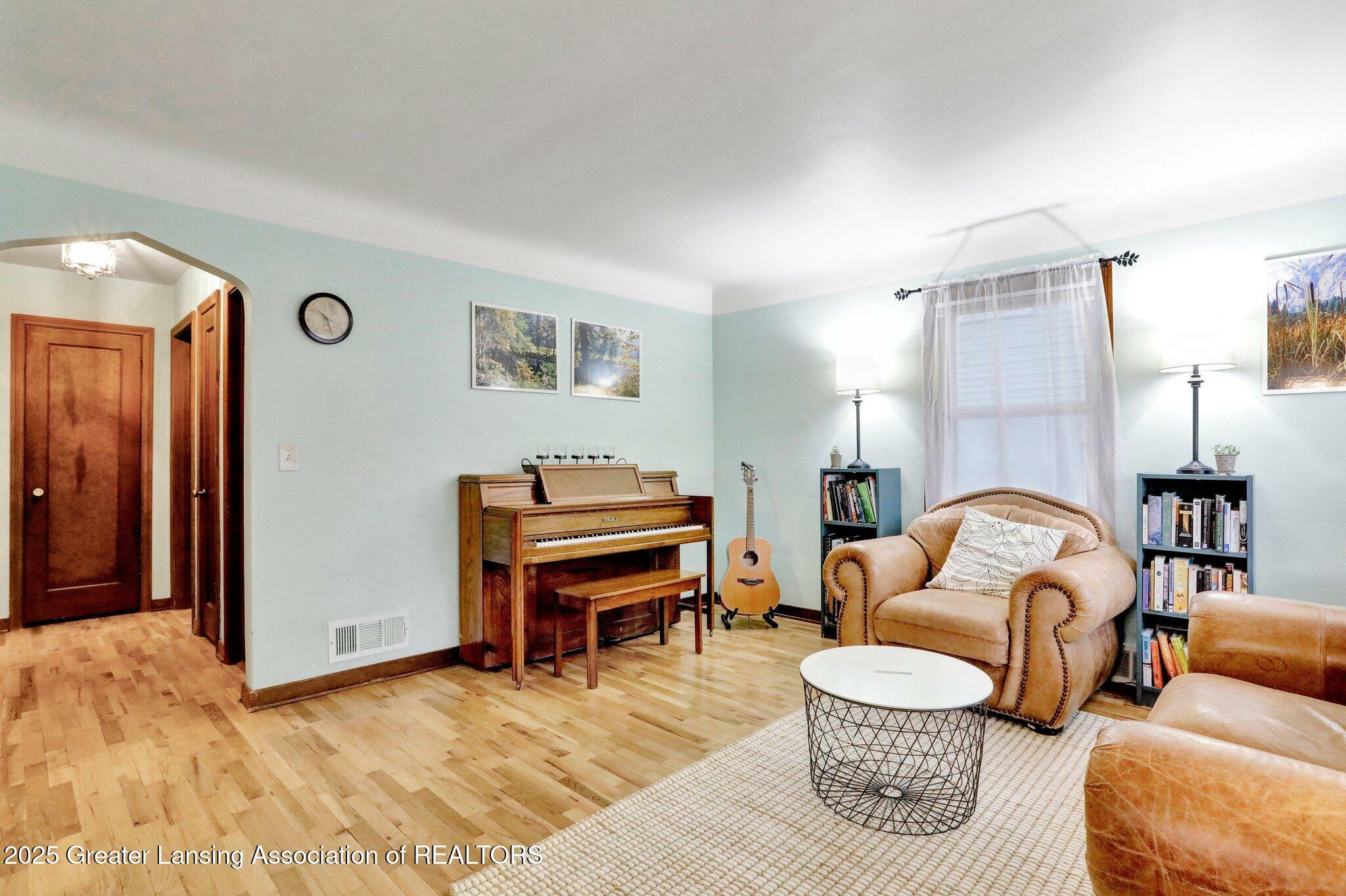 Property Photo: 1411 Poxson Avenue MI 48910