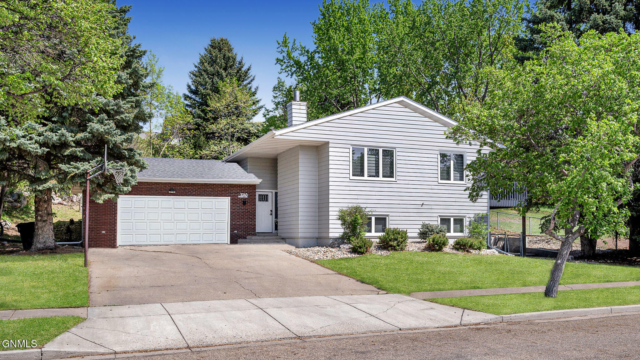 3048 Ontario Lane  Bismarck ND 58503 photo