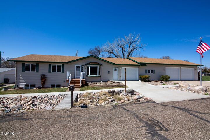 Property Photo:  320 6th Street  ND 58565