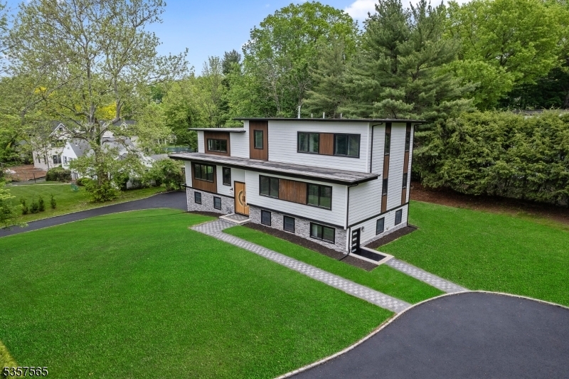 148 Great Hills Rd  Millburn Twp. NJ 07078 photo