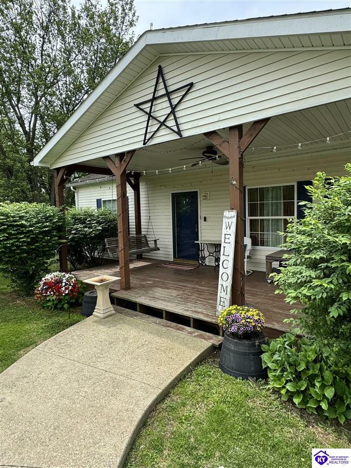 Property Photo: 700 Highway 232 KY 40144