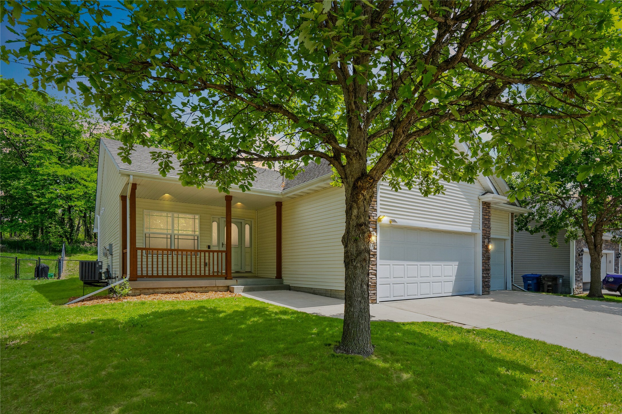 Property Photo: 4813 Sawyers Drive IA 50310