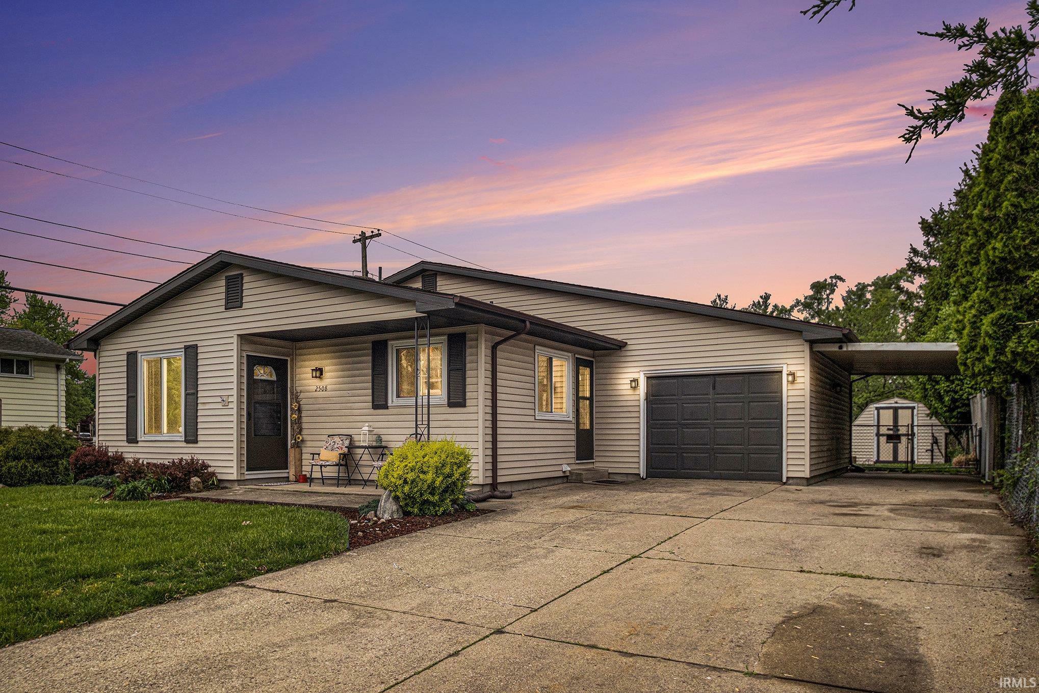 Property Photo: 2508 Prescott Drive IN 46544-6159