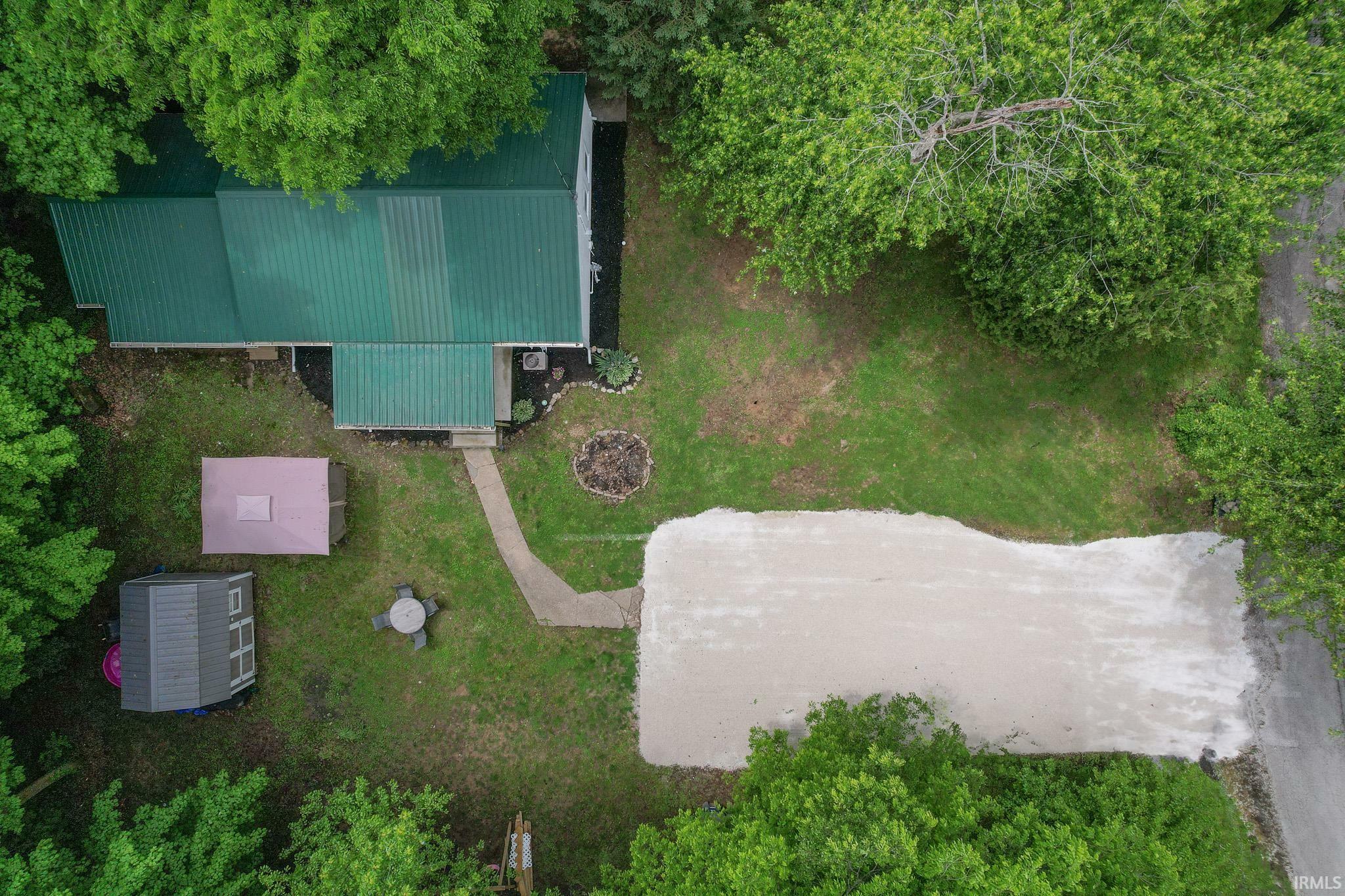 Property Photo: 407 W Kentucky Street IN 47670-2851