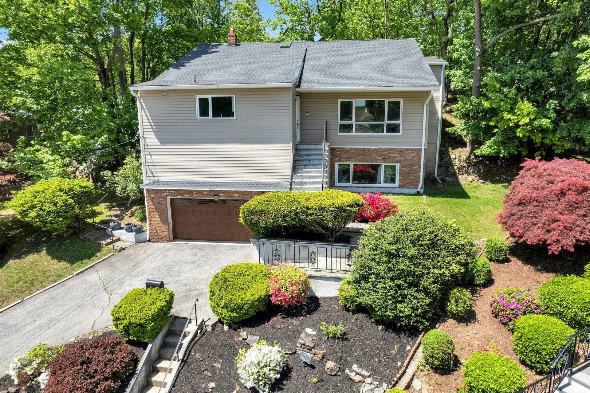 Property Photo: 7 Woodbine Terrace NY 10522