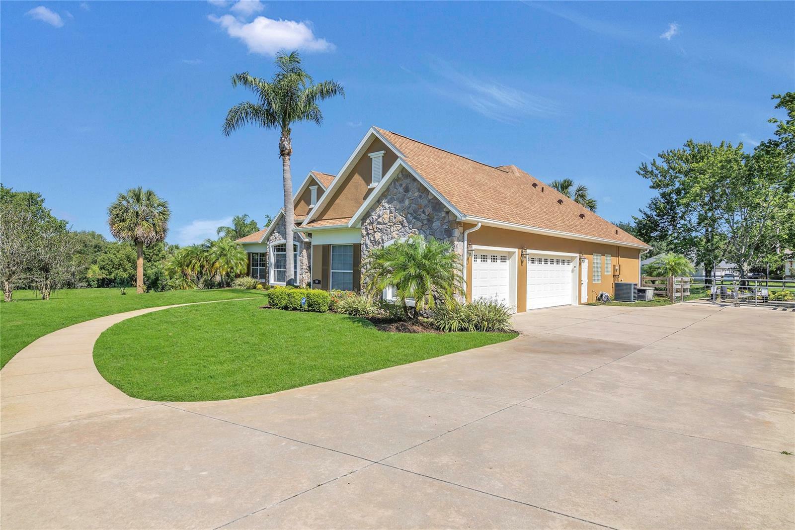 Property Photo: 7629 Lake Angelina Drive FL 32757