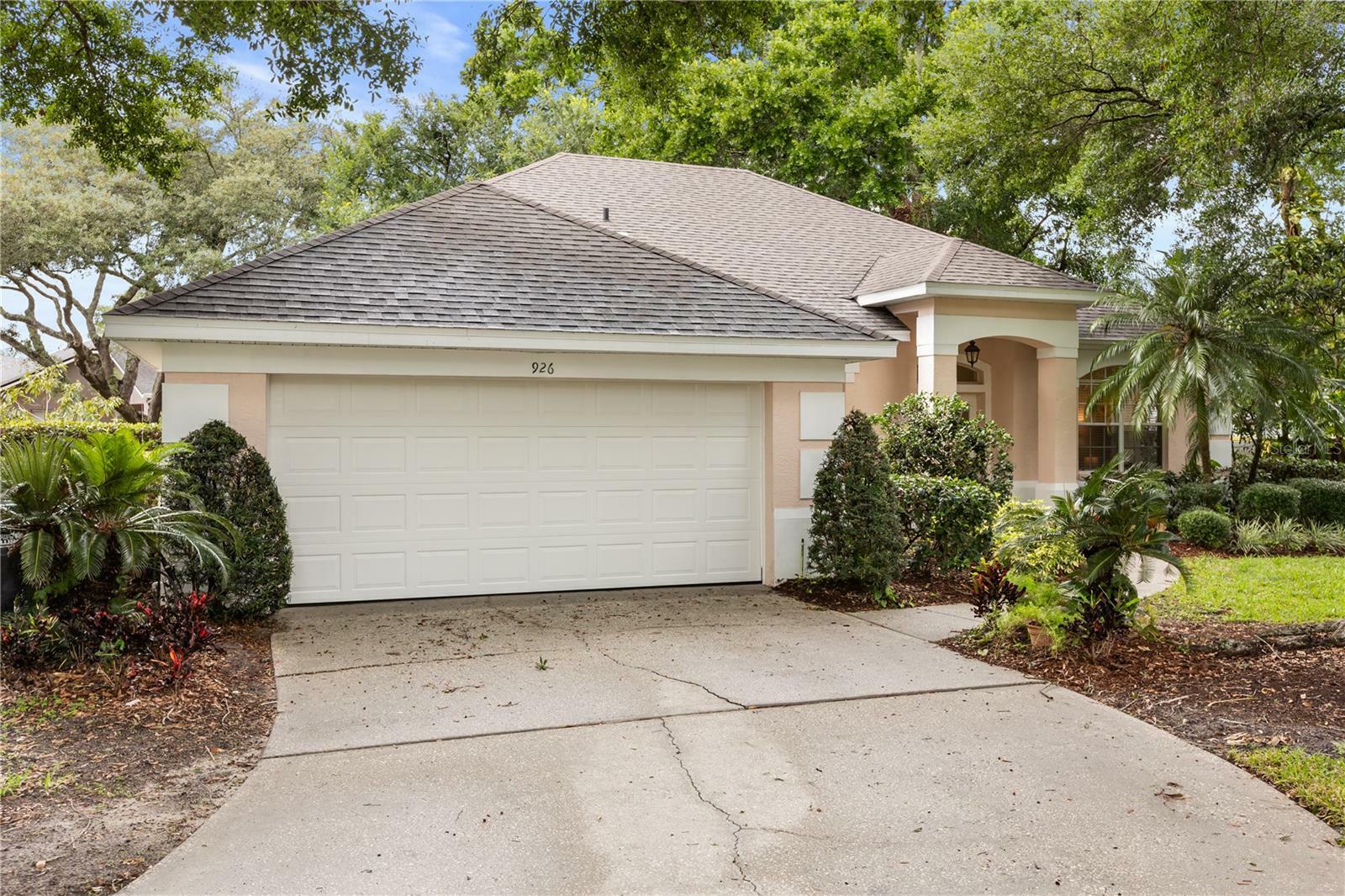 Property Photo: 926 Ridgeland Court FL 32712