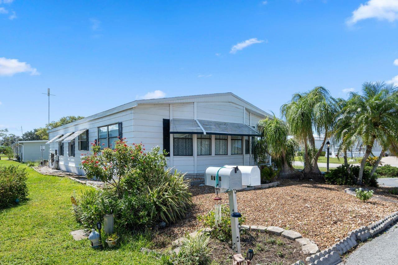 Property Photo: 6731 Canterbury Drive NE FL 33881