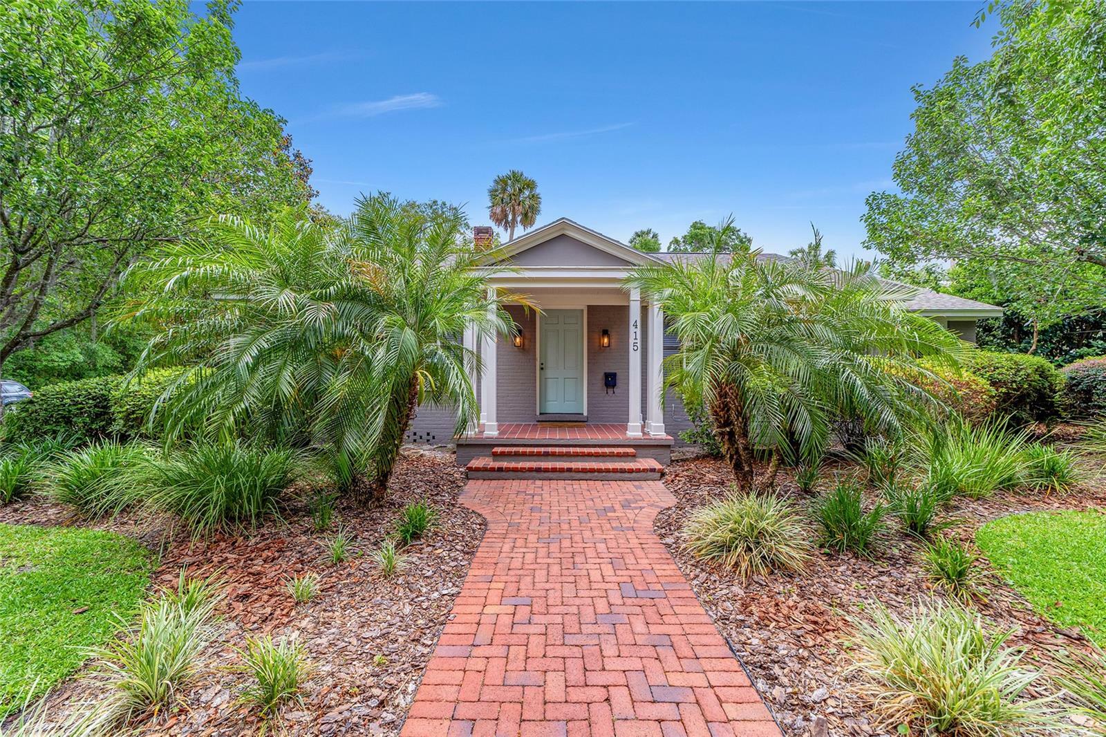 Property Photo: 415 NE 5th Avenue FL 32601