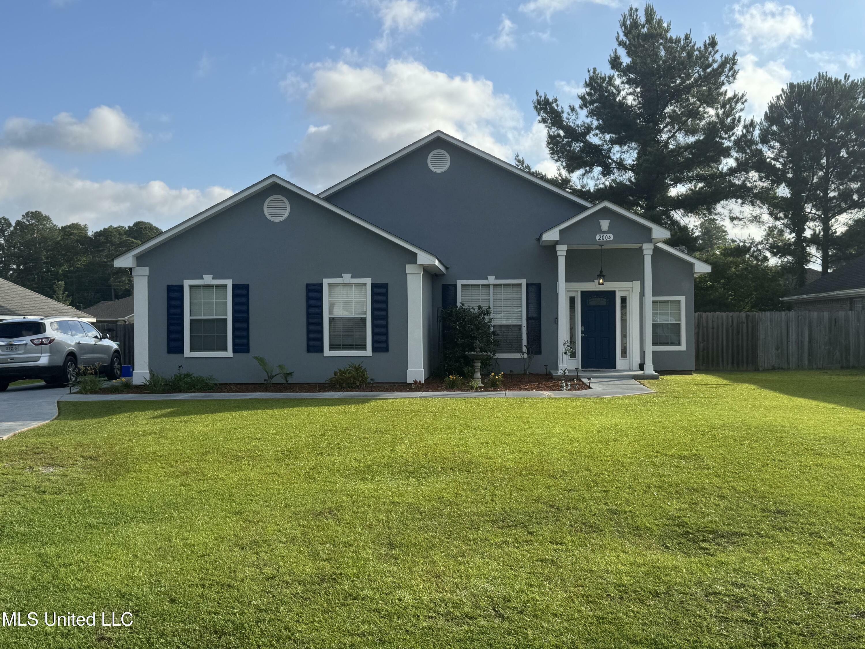 Property Photo: 2004 Bayou View Circle MS 39553