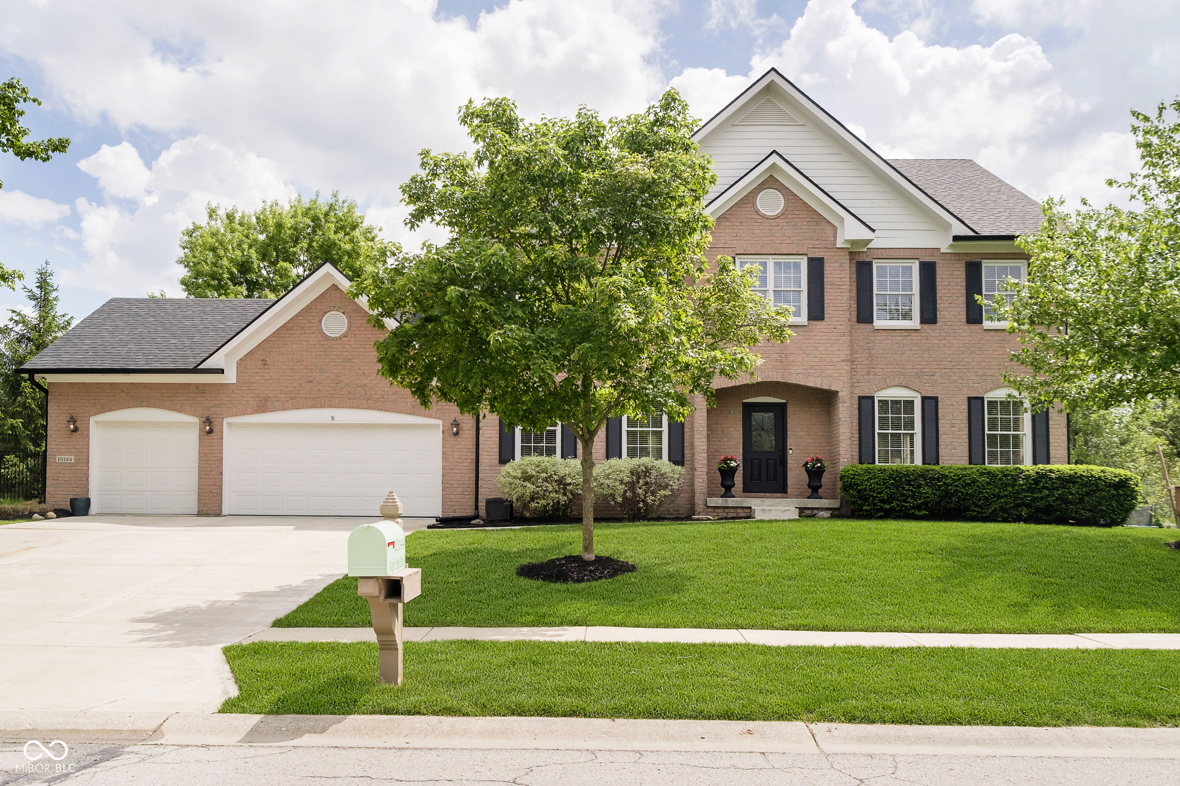 10144 Water Crest Drive  Fishers IN 46038 photo