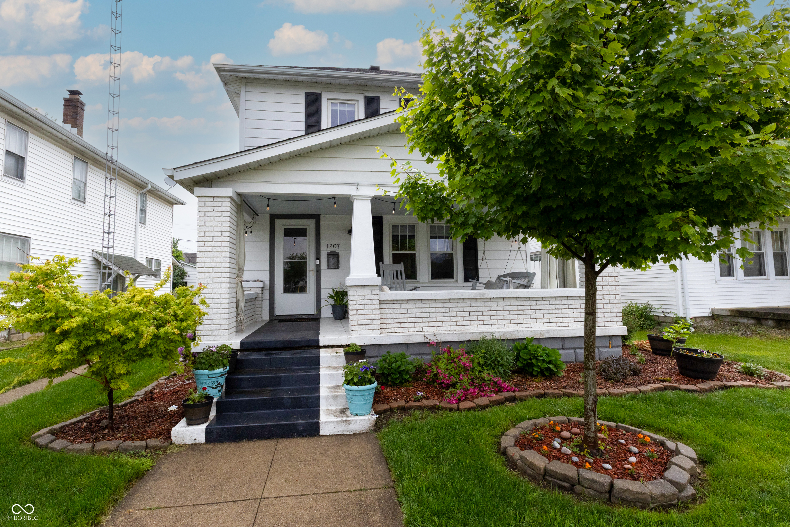 Property Photo: 1207 Chestnut Street IN 47201
