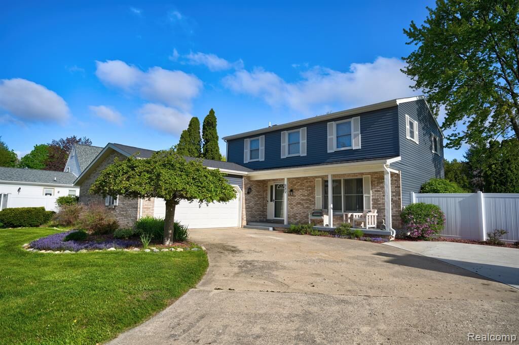 Property Photo:  682 Zehnder Drive  MI 48734 9705 