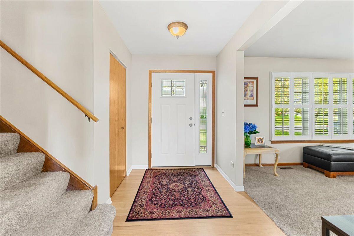 Property Photo: 621 Hackberry Lane IL 60102