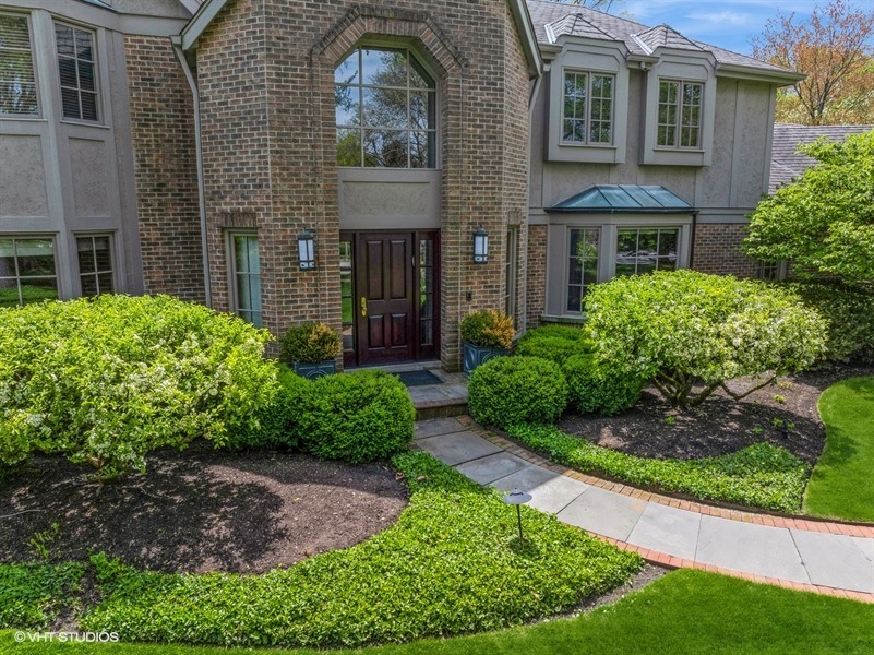 Property Photo: 2839 Woodmere Drive IL 60062
