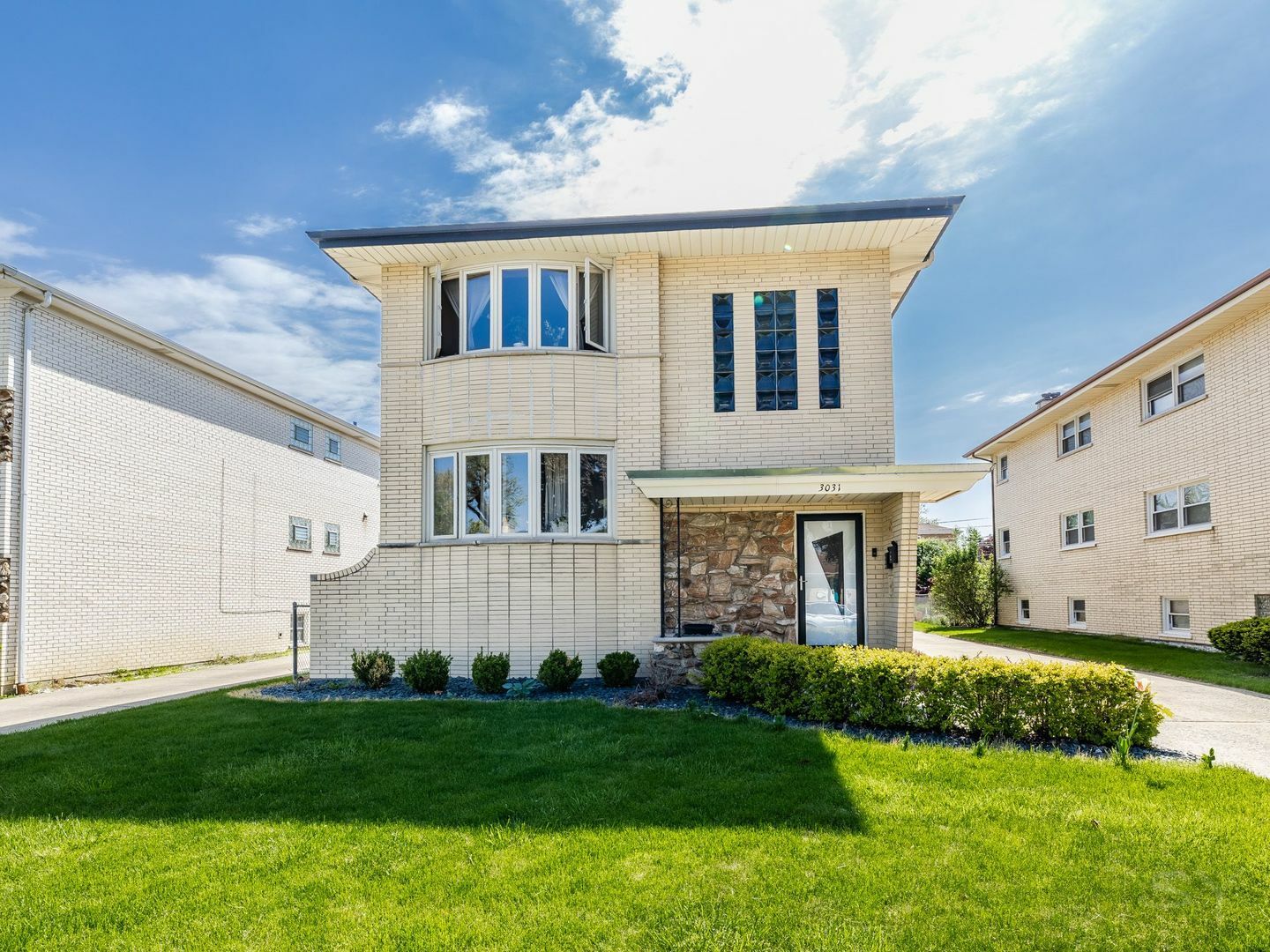 Property Photo: 3031 Kensington Avenue IL 60154