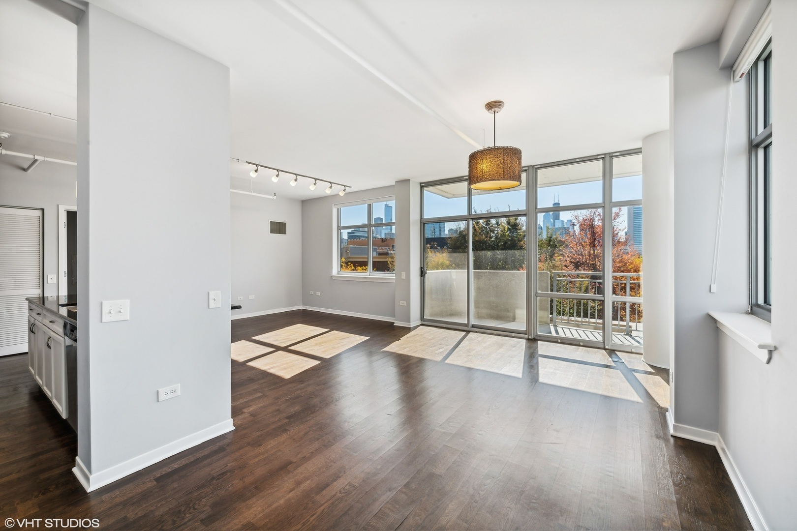 Property Photo: 511 W Division Street 412 IL 60610