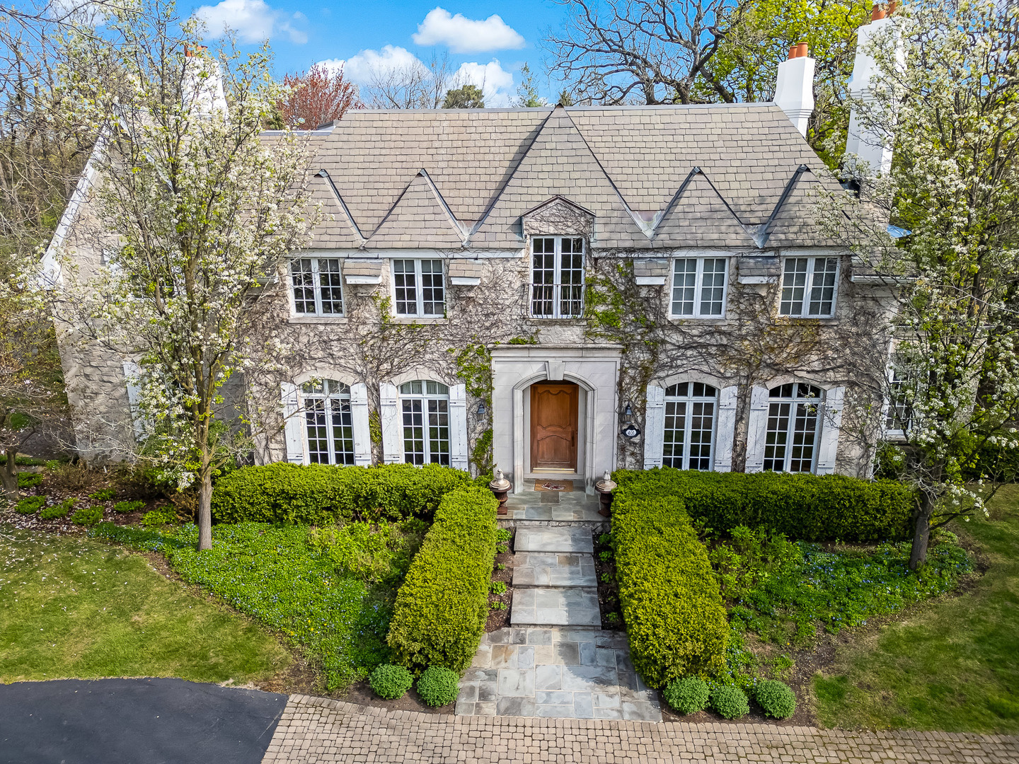 Property Photo:  401 Glendale Avenue  IL 60523 
