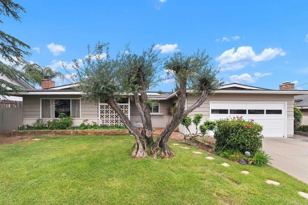 Property Photo: 321 Chestnut Lane CA 92025