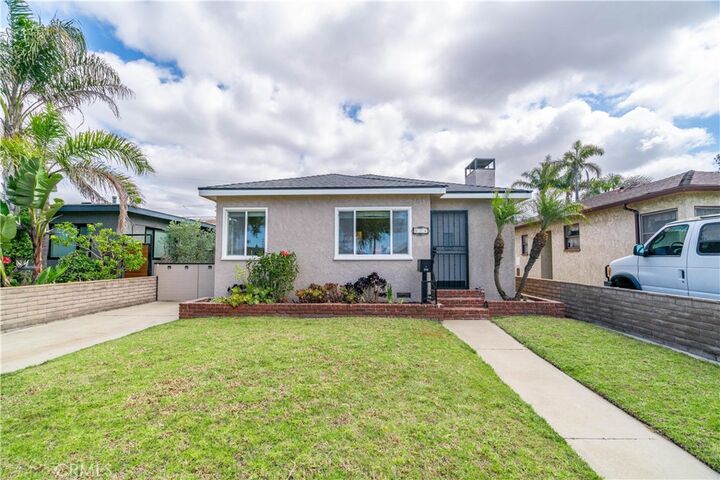 Property Photo:  524 N Paulina Avenue  CA 90277 