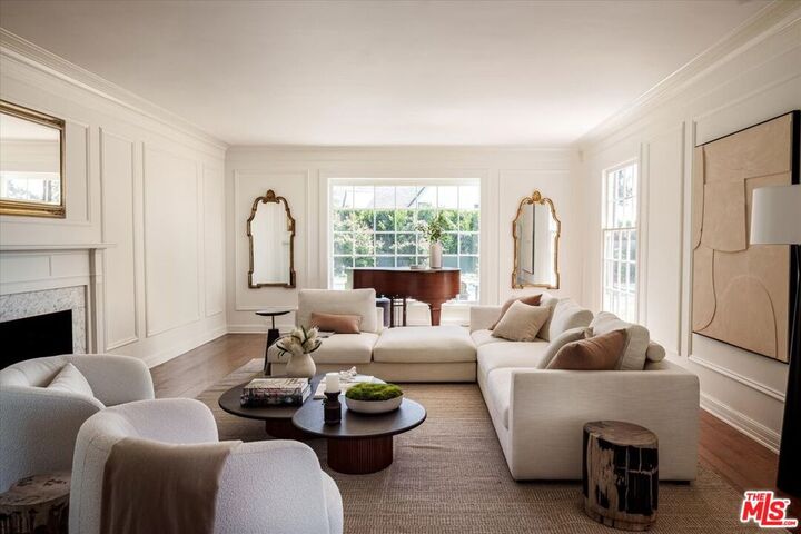 Property Photo:  10810 Ambazac Way  CA 90077 