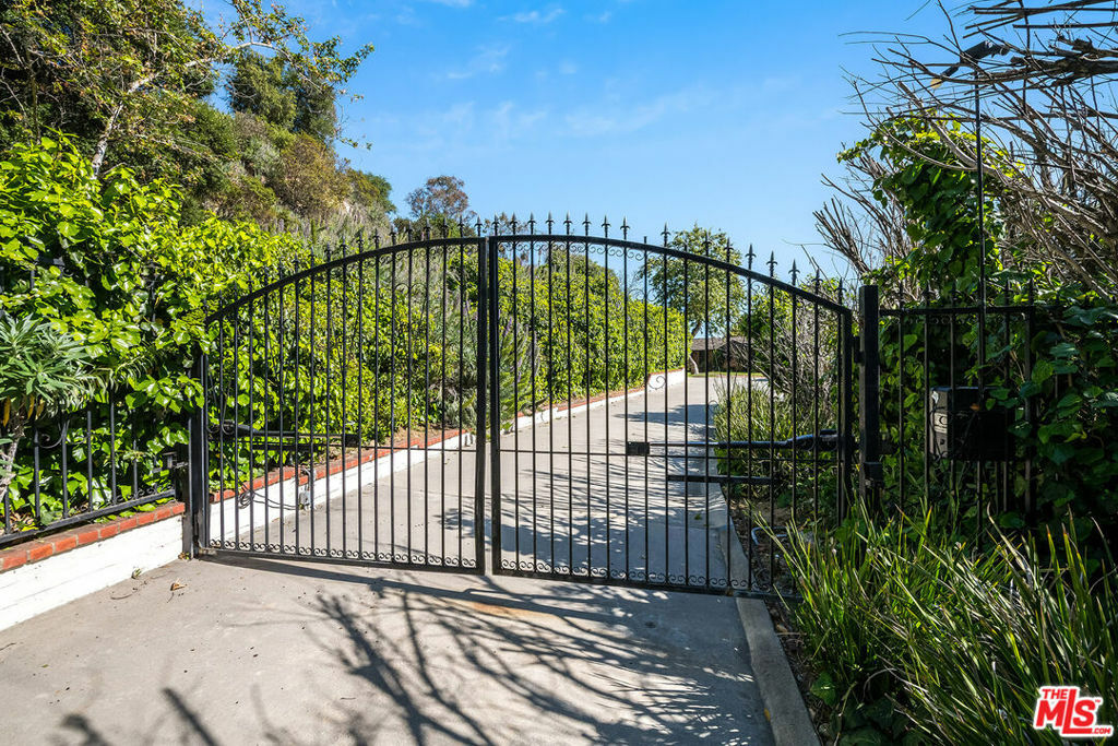 Property Photo: 11222 Bellagio Road CA 90049