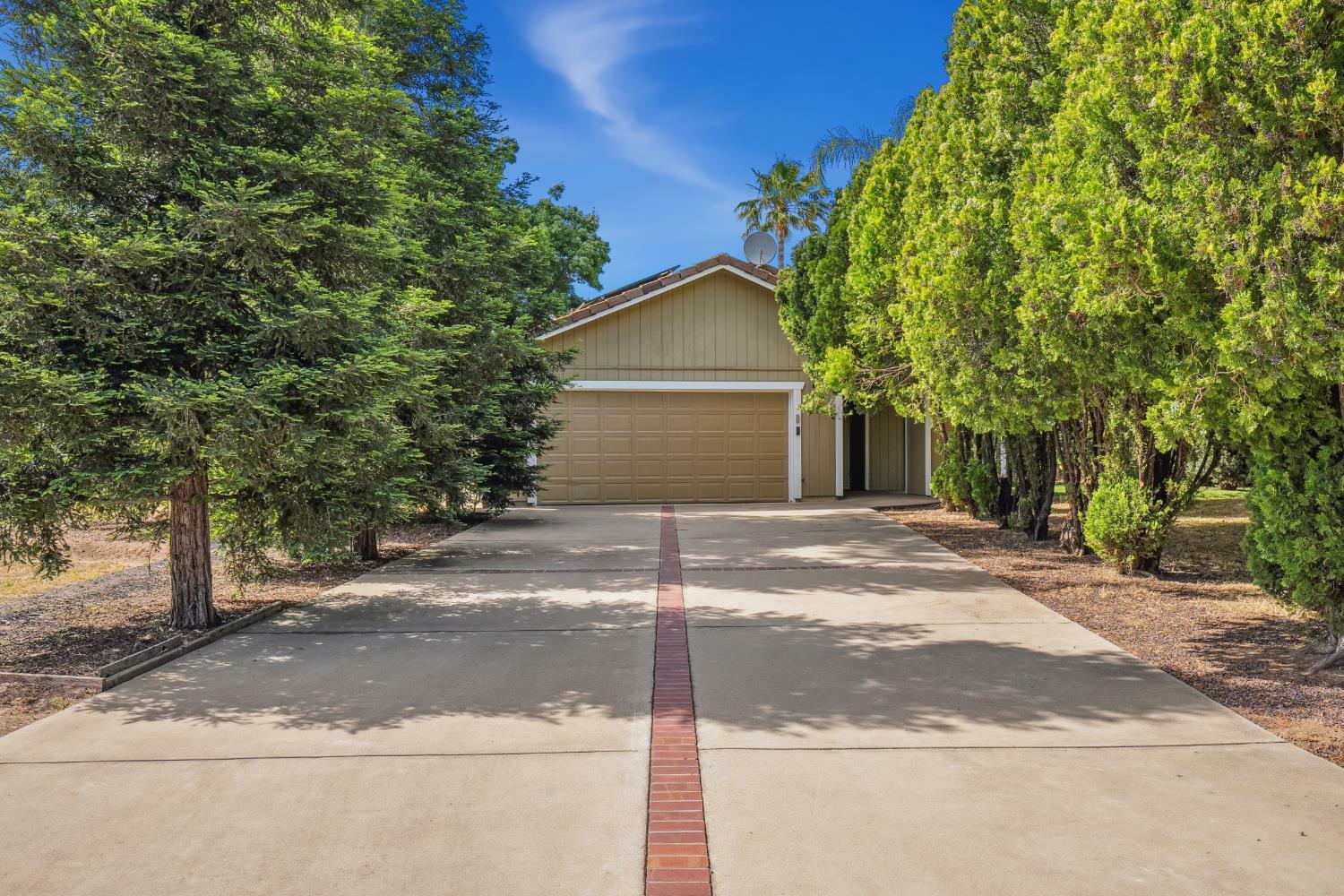 Property Photo: 8110 Blackwood Lane CA 95747
