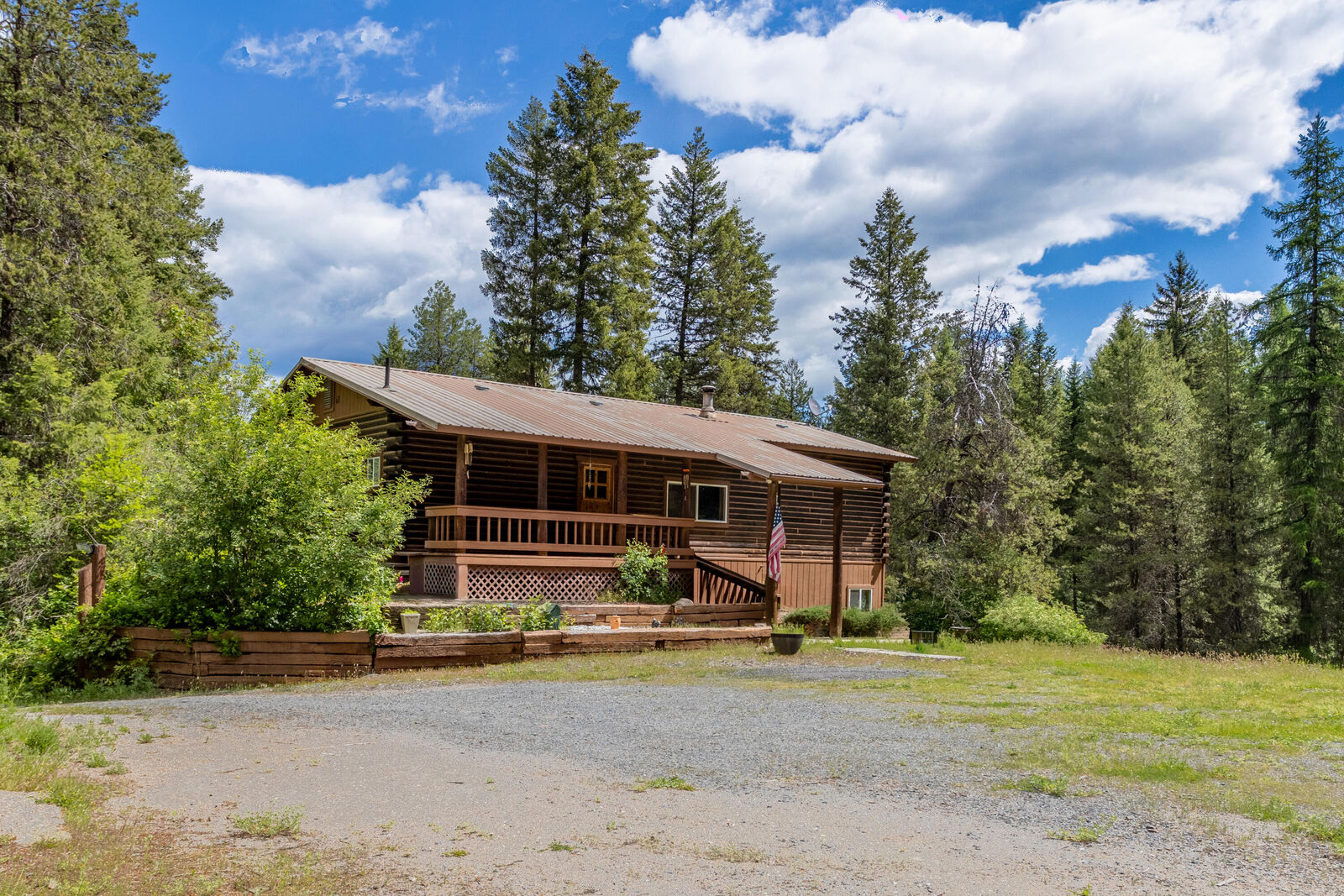 Property Photo: 2267 Hawks Rd WA 99114