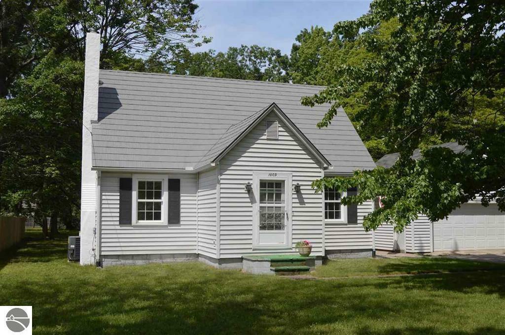 Property Photo: 1009 Carver Street MI 49686
