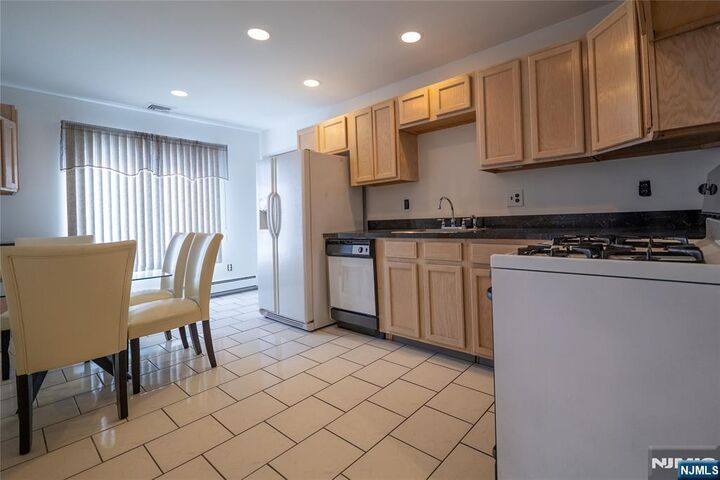 Property Photo:  65 Washington 2  NJ 07010 