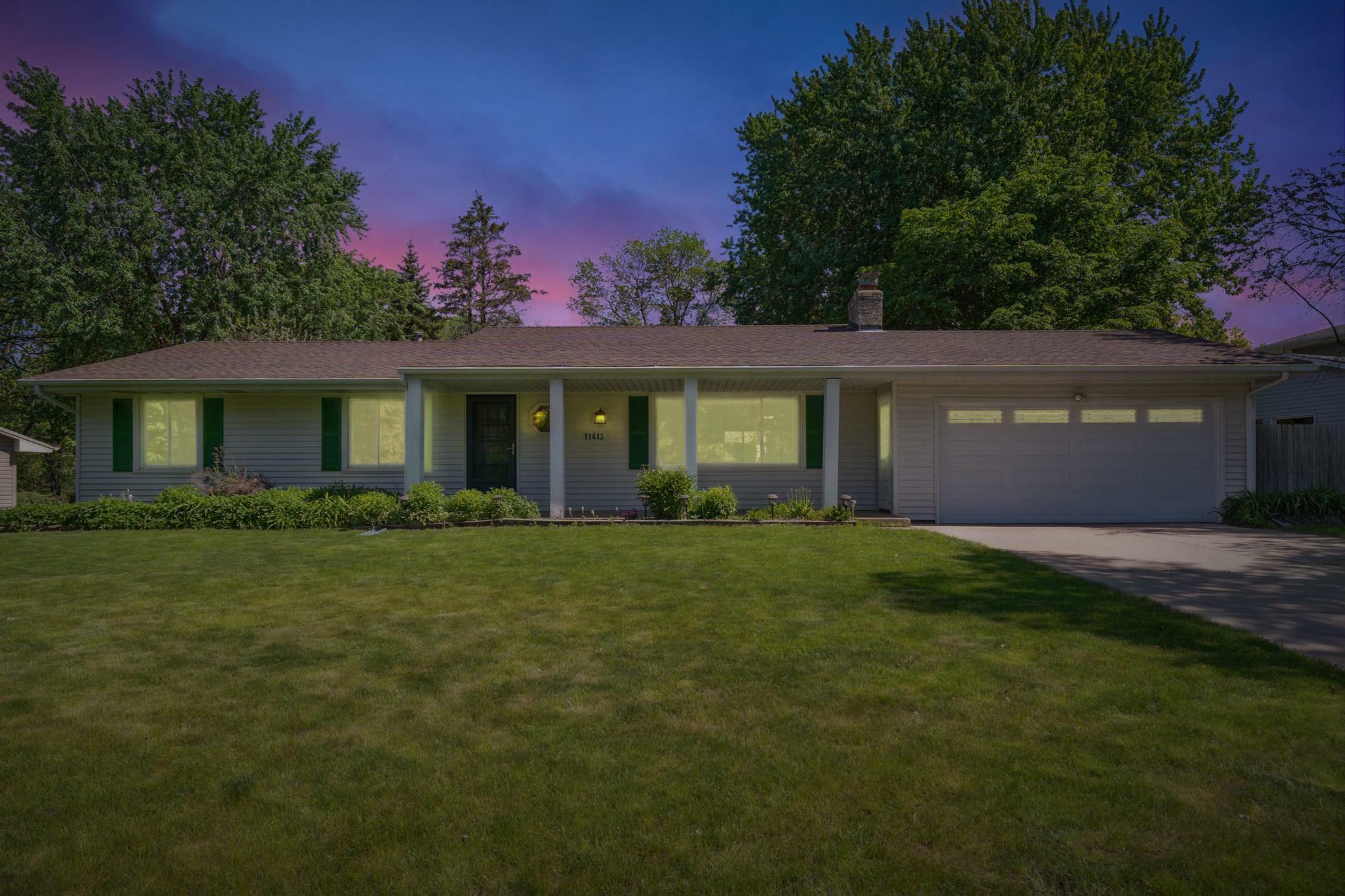 Property Photo: 11413 Christansen Court MN 55337