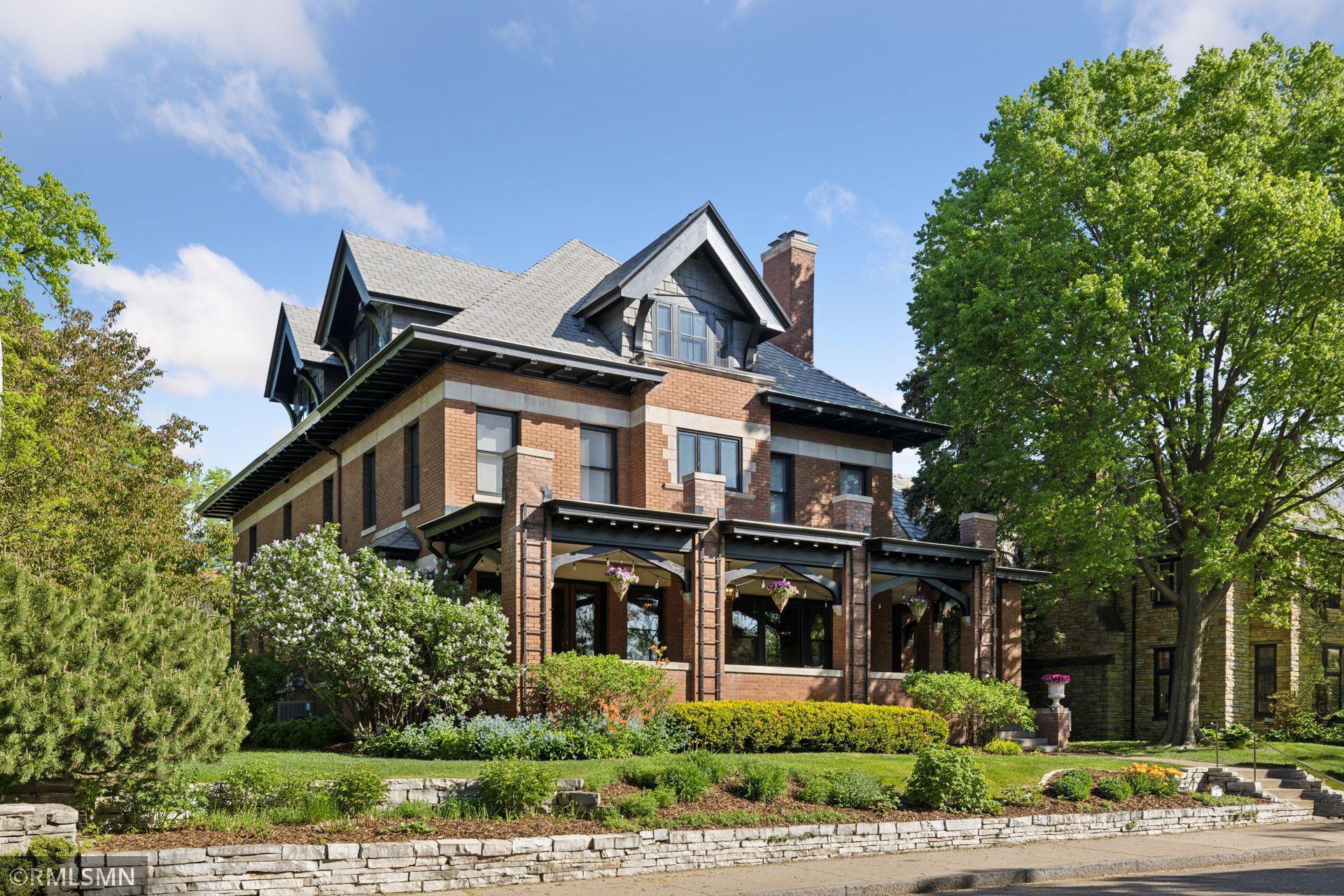Property Photo: 46 Crocus Place MN 55102