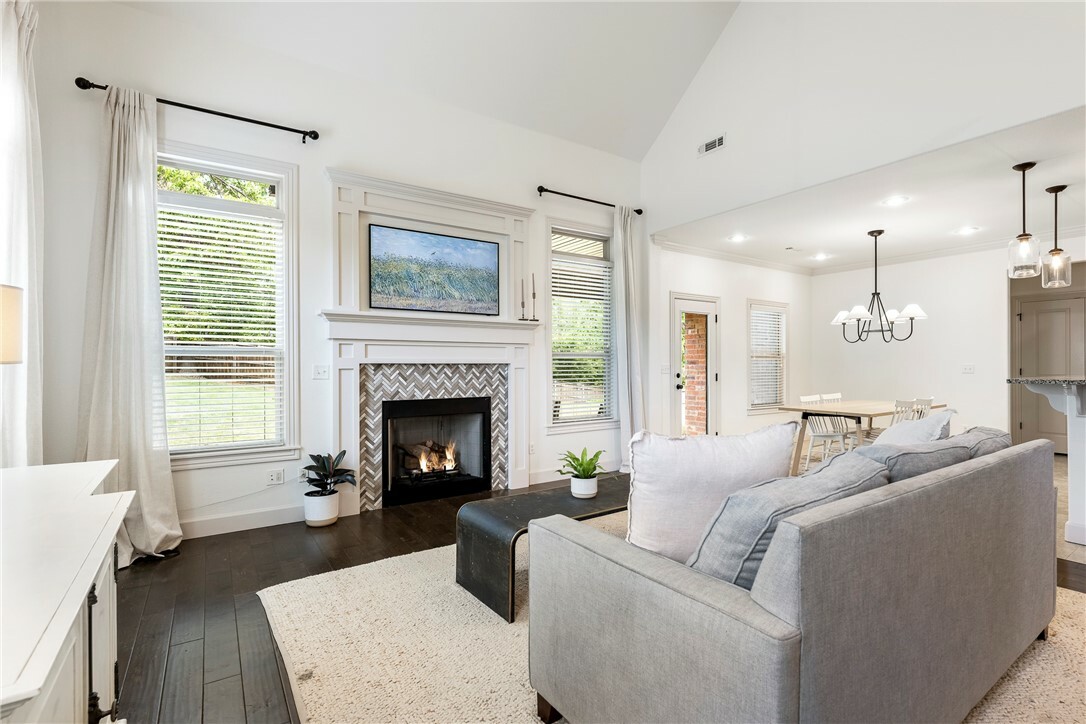Property Photo: 2205 NW Small Oaks Street AR 72712