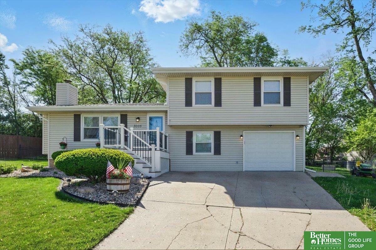 Property Photo: 3005 Duane Avenue NE 68005