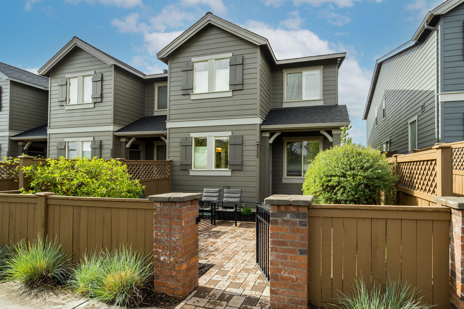 Property Photo: 20807 Boulderfield Avenue OR 97701