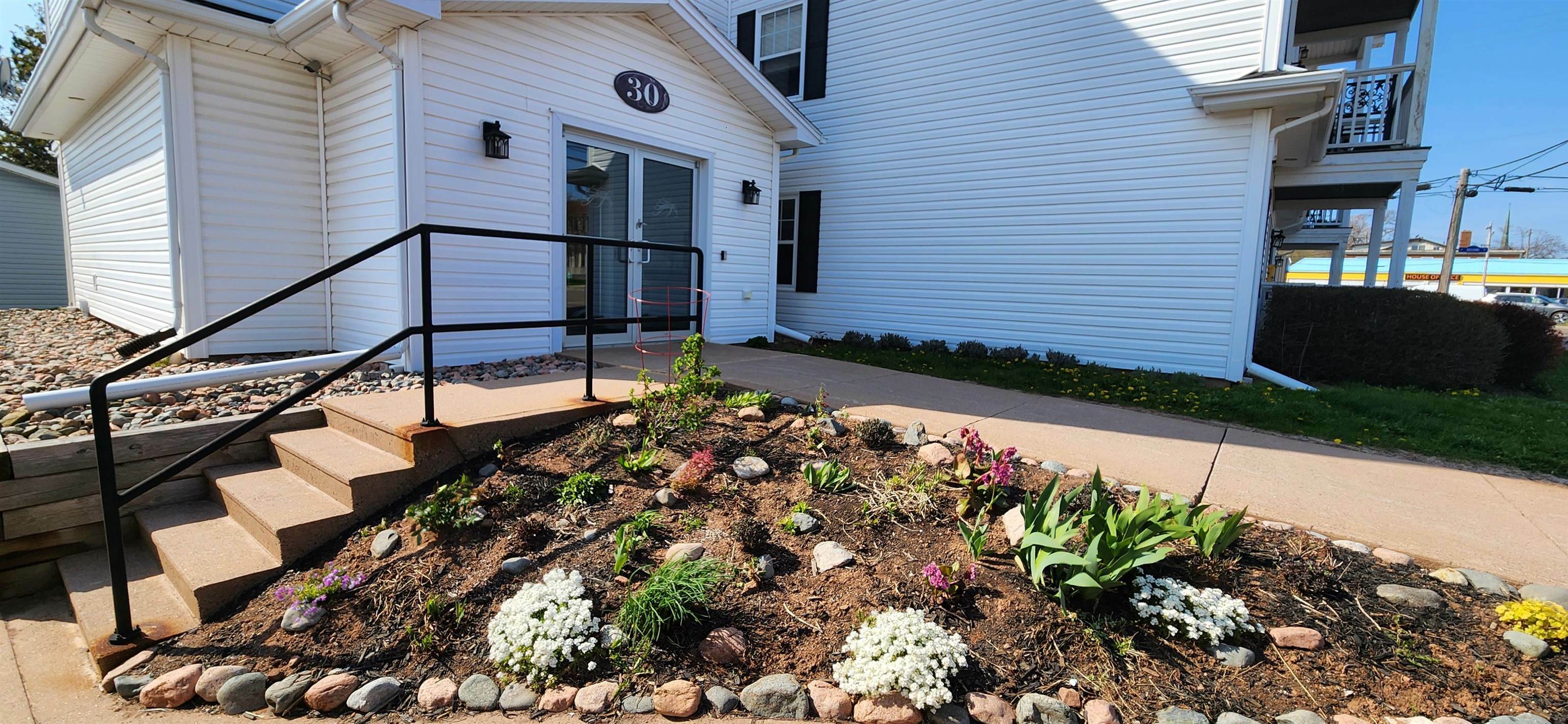 Property Photo: 30 St. Stephen Street 303 PE C1N 0E3