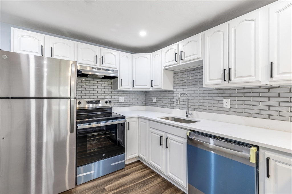 Property Photo: 7 Oakcrest Rd 9 MA 02136